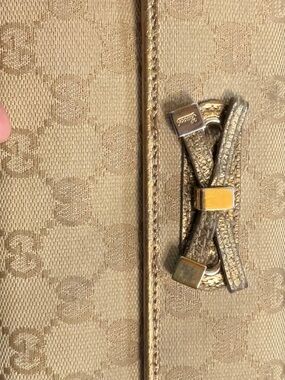 Rare Gucci, Wallet, Used Lux Wallet, Snap Loose On Back Low Start